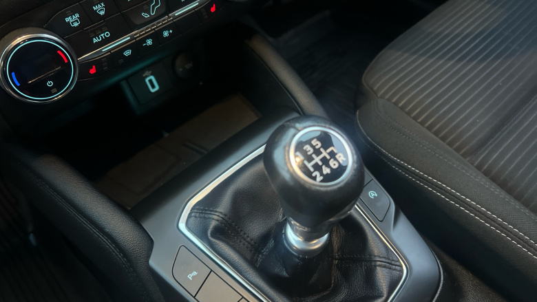 Ford Focus 1.0 EcoBoost Hybrid mHEV 125 Titanium Edition 5dr Petrol Hatchback